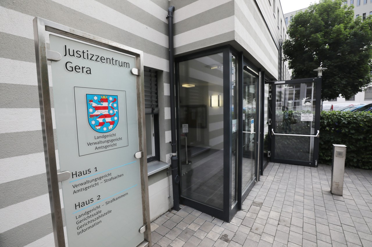 Am Donnerstag war der Prozessauftakt in Gera. Ein 60-Jähriger soll minderjährige Mädchen sexuell missbraucht haben. (Archivbild)