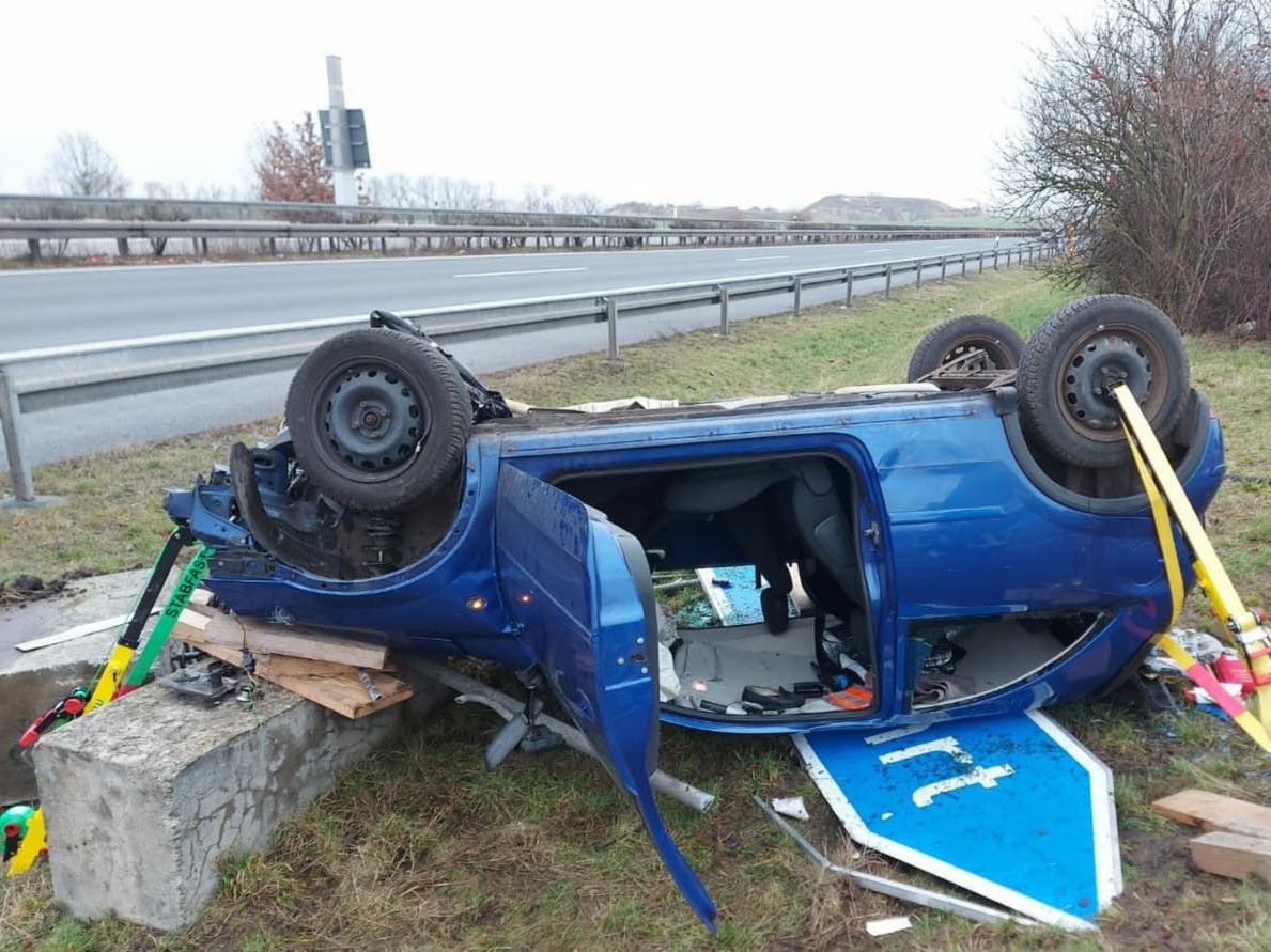 Das Auto war nach dem Unfall komplett Schrott. 