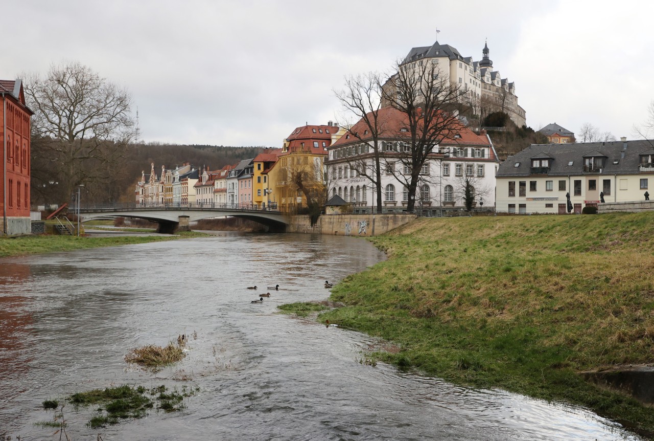 So trist wie hier in Greiz sah es am Wochenende vielerorts in Thüringen aus. Sturmtief „Nadia“ hat den Freistaat weitestgehend verschont.  
