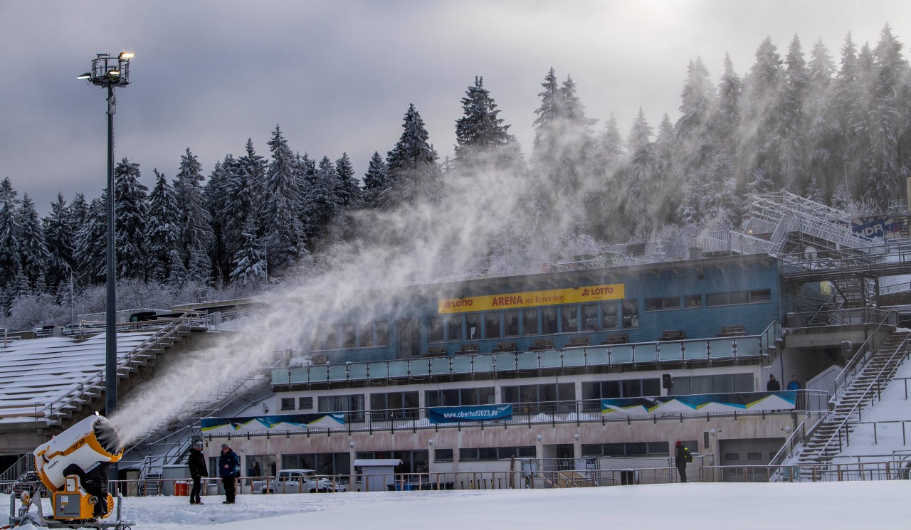 An der Rennsteigarena laufen die Vorbereitungen gerade auf Hochtouren. (Archivbild)