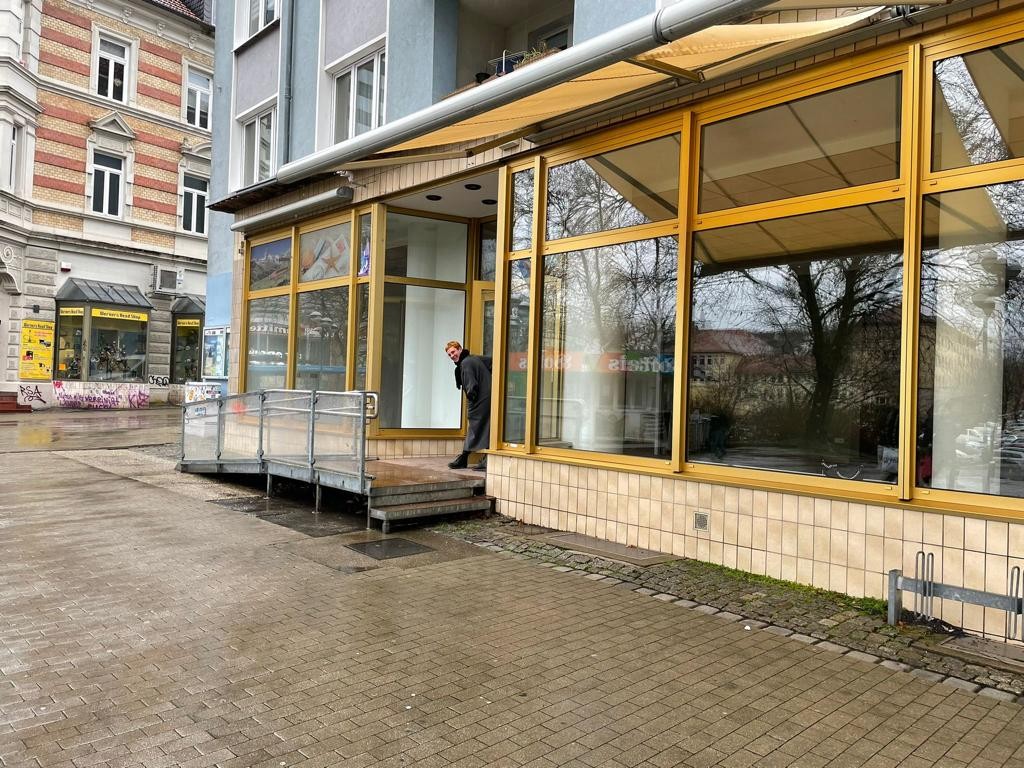 In der neuen Location gibt es jede Menge Platz für mehr Waffeleisen. In der neuen Location gibt es jede Menge Platz für mehr Waffeleisen.