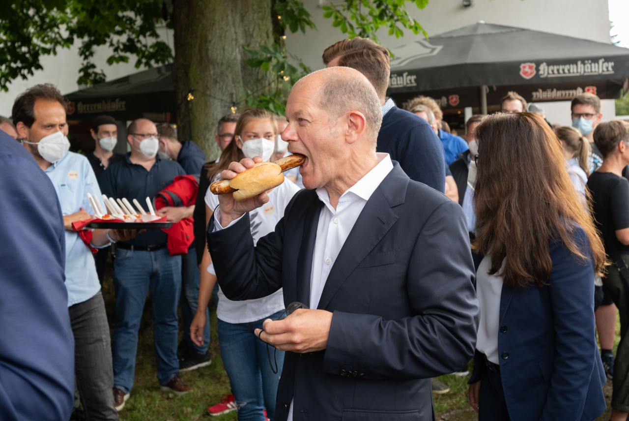 Olaf Scholz (SPD) zeigt sich als Fan der Bratwurst-Idee. (Archivbild)