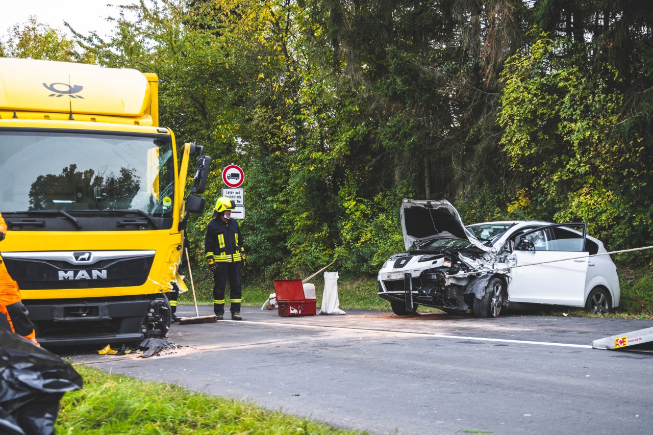 Thüringen: Heftiger Unfall auf der B92 am Montagnachmittag. 