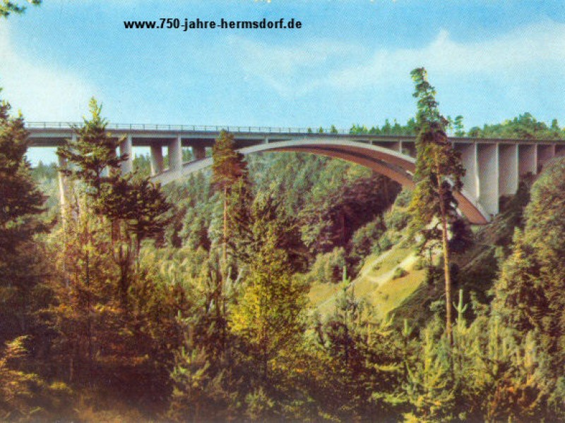 Historisches Fotos der Teufelstalbrücke. Die Brücke wurde inzwischen abgerissen und daneben eine neue gebaut. (Fotos: Polizei)