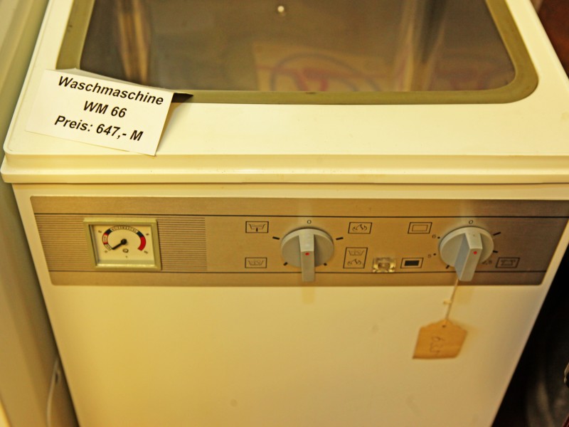 647 Mark für eine halbautomatische Waschmaschine ohne Schleuderfunktion. Foto: Axel Heyder 