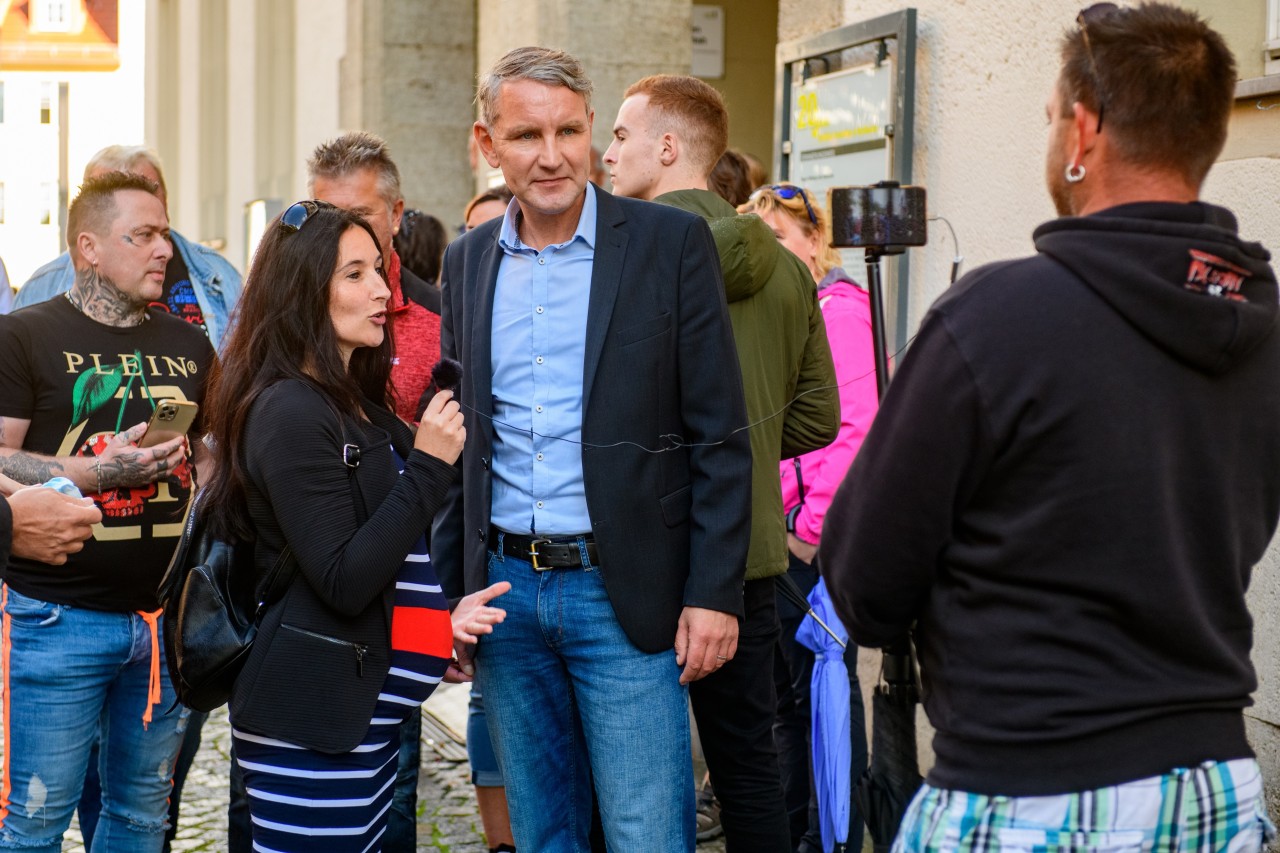 Der AfD-Landtagsabgeordnete Björn Höcke kann sich freuen: Seine Partei ist in Thüringen stärkste Kraft.
