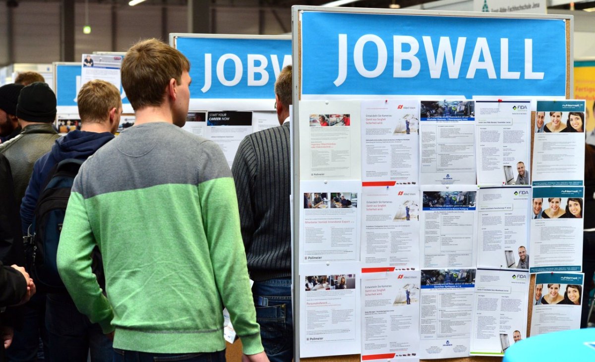 Ausbildung Stellenangebote an der sogenannten "Jobwall".