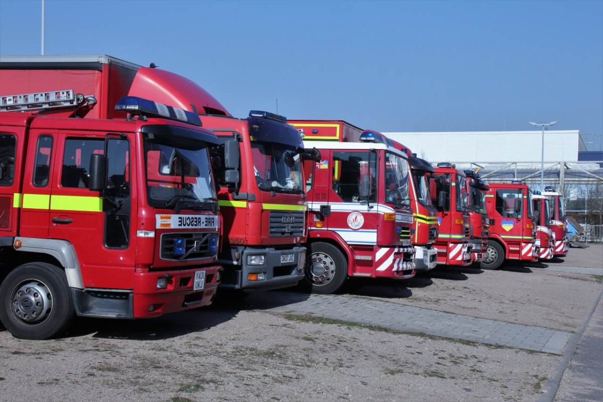 Britischer Feuerwehrkonvoi in Erfurt.JPG