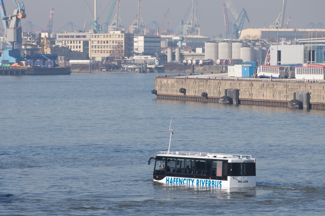 Ein Amphibienbus wie in Hamburg könnte bald auch in Thüringen unterwegs sein.