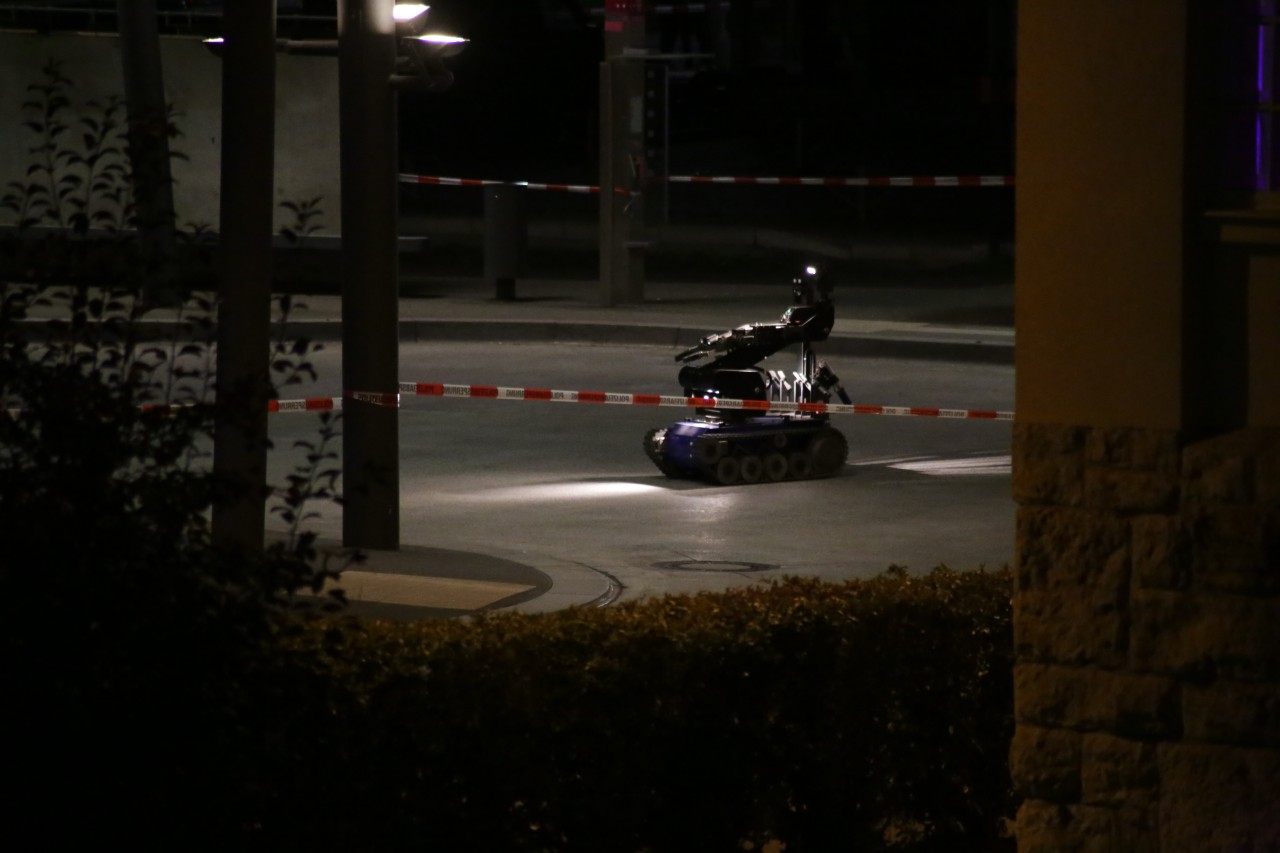 Der Busbahnhof in Jena wurde erst am Sonntag gesperrt, ein Spezialroboter kam zum Einsatz.