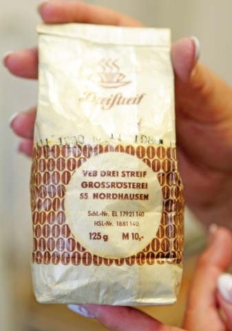125 Gramm des Mona Kaffees kosteten stolze 10 Mark. Foto: Axel Heyder