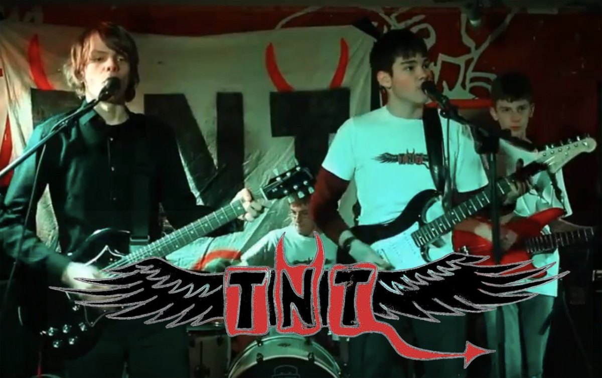 Die Jenaer Band TNT bei einem Auftritt