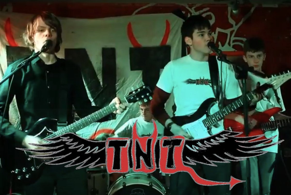 Die Jenaer Band TNT bei einem Auftritt