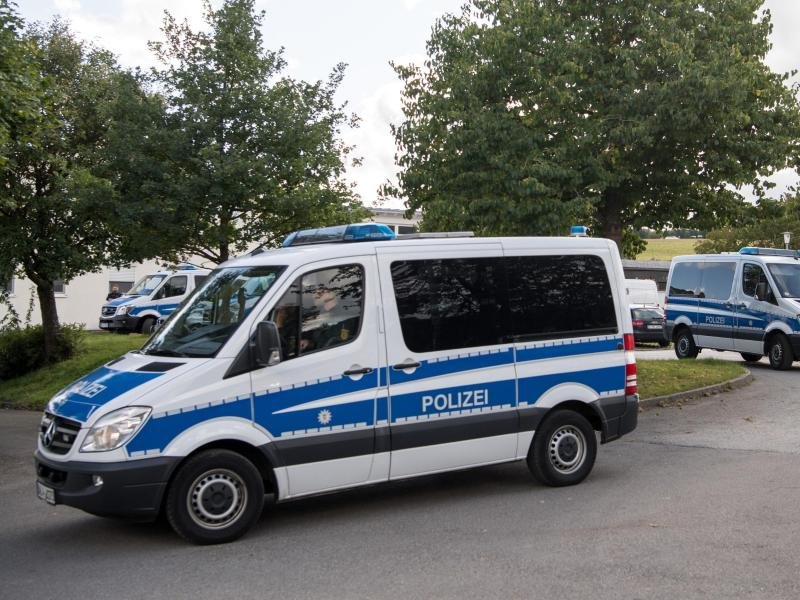 Die Polizei sucht mit einem Großaufgebot.