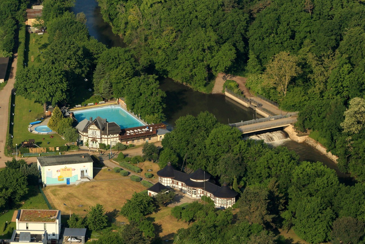 Lange haben die Erfurter um das Dreienbrunnenbad gekämpft. Ab 2019 soll es saniert werden. (Archivbild)