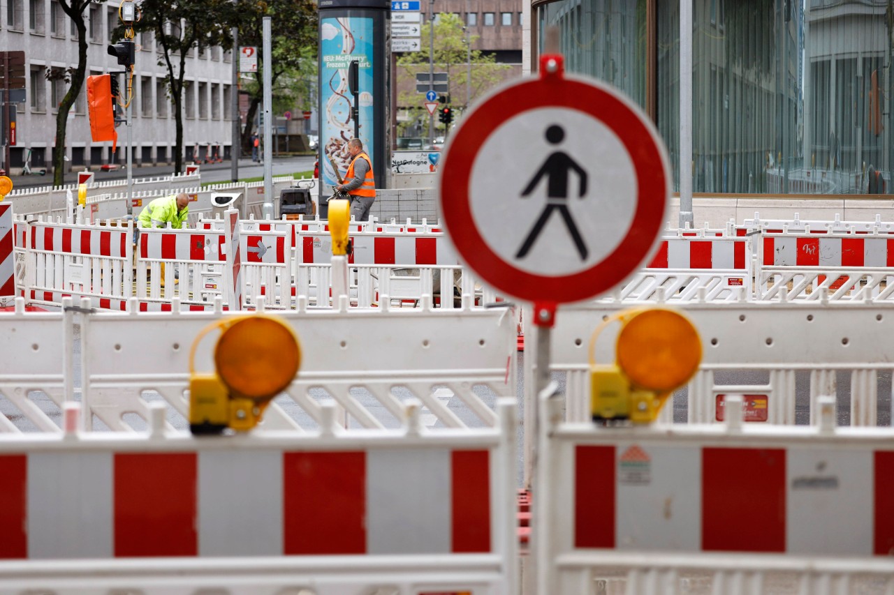 Der Fußgänger in Erfurt sollte einfach nur woanders lang gehen. Das wollte er anscheinend nicht. (Symbolbild)