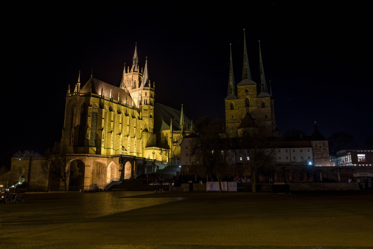 Erfurt schaltet die Lichter aus: Auch du kannst ganz einfach bei der „Earth Hour“ mitmachen. (Archivbild)