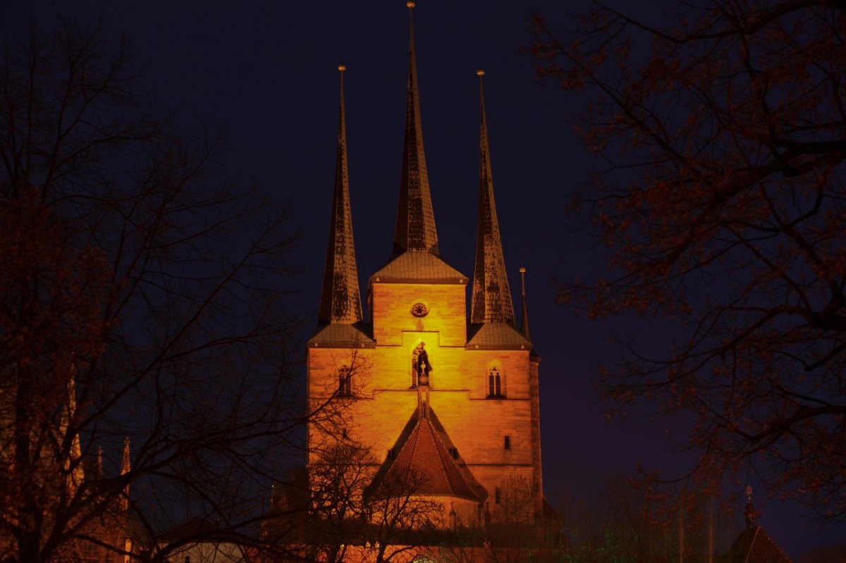 Erfurt Nachts Himmel.jpg