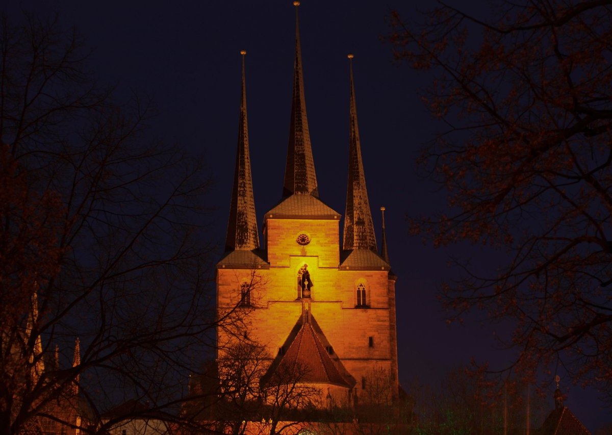 Erfurt Nachts Himmel.jpg