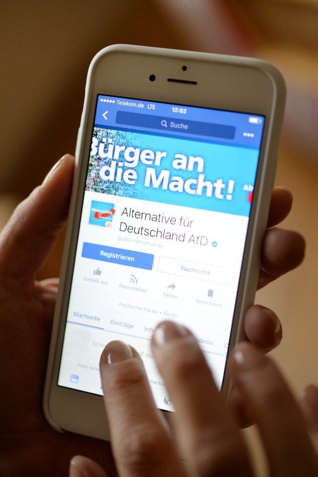 Facebook AfD Handy