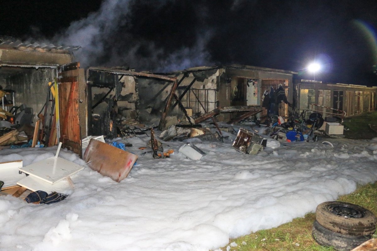 Feuer im Garagenkomplex in Arnstadt