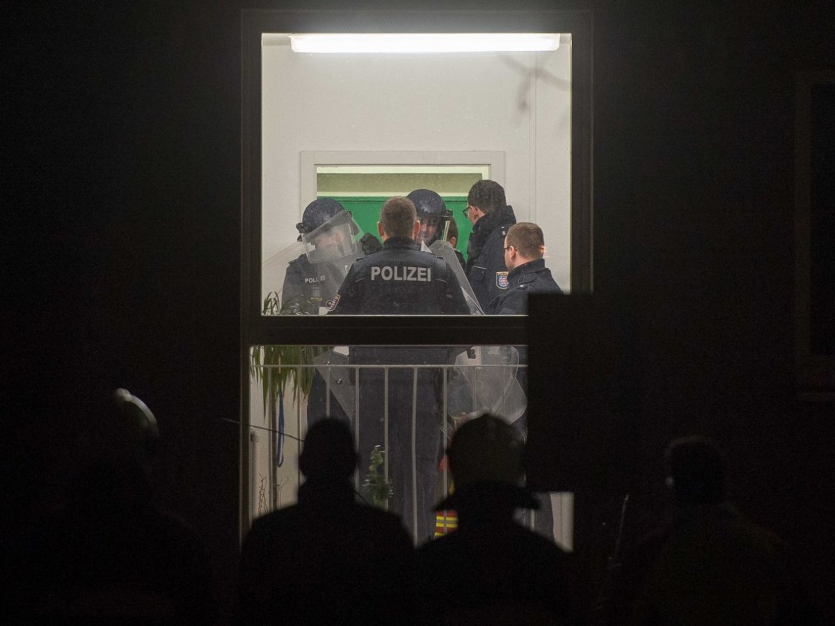 Frau ruft Allahu Akbar in Wohnheim in Erfurt