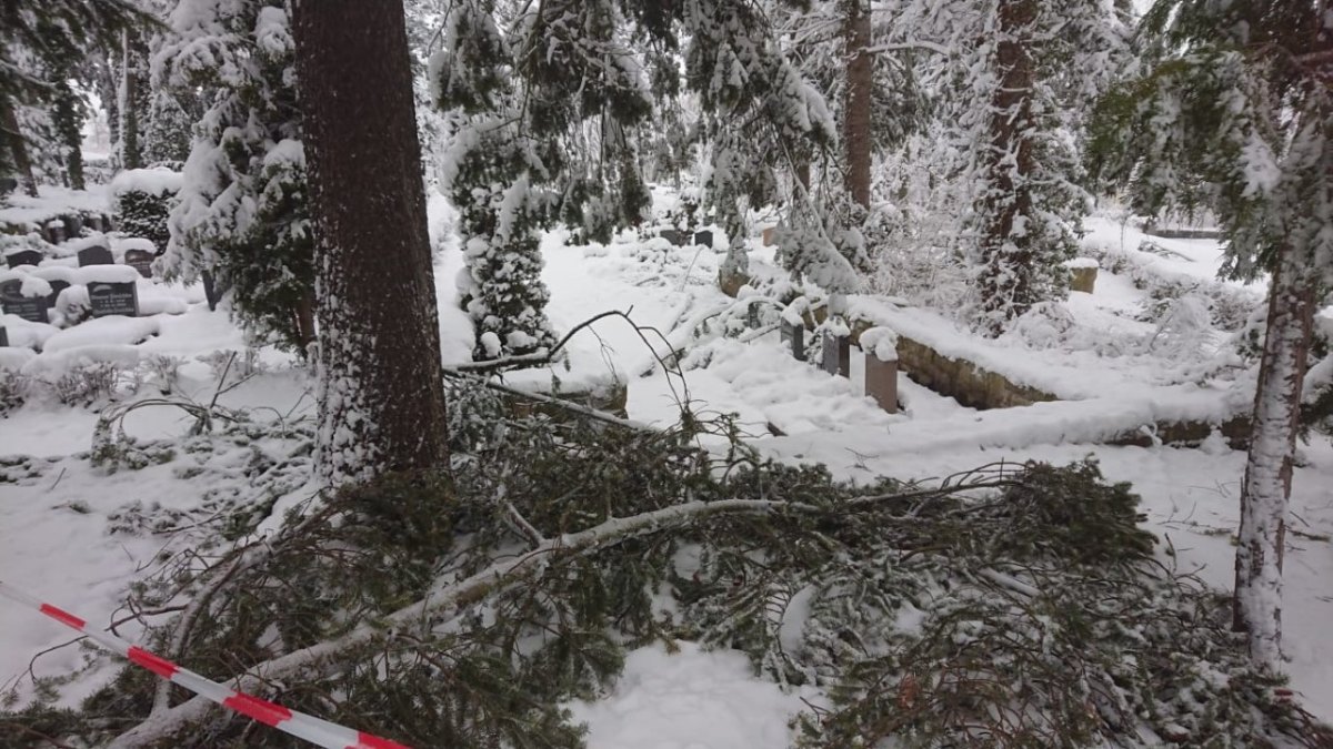 Friedhöfe Friedhof Schnee Gera gesperrt