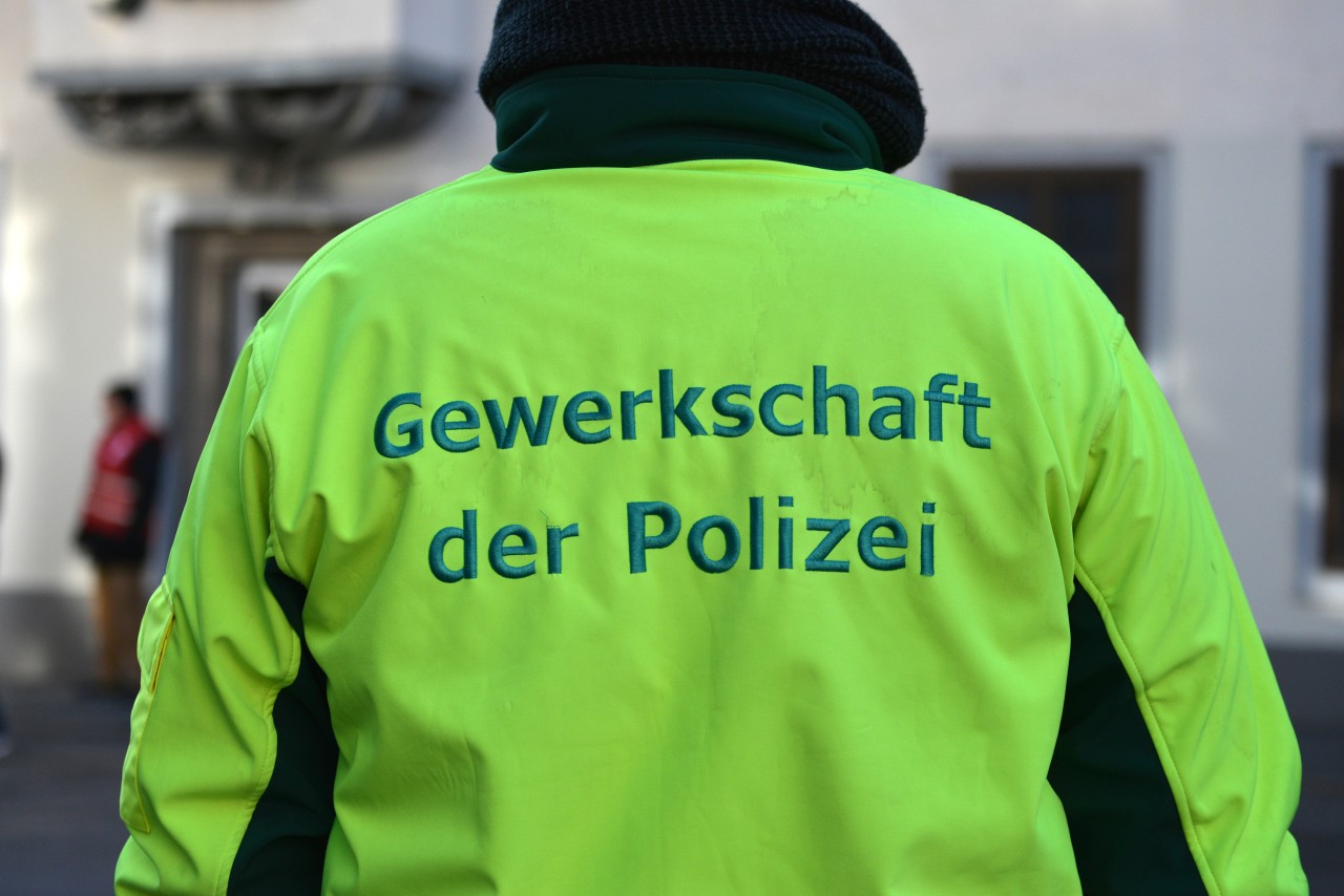 "Wir stehen mit dem Rücken zur Wand", heißt es von Seiten der Gewerkschaft der Polizei Thüringen.