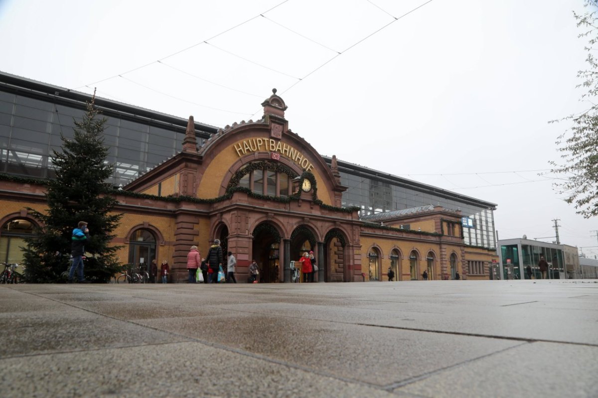 Hauptbahnhof Erfurt.jpg