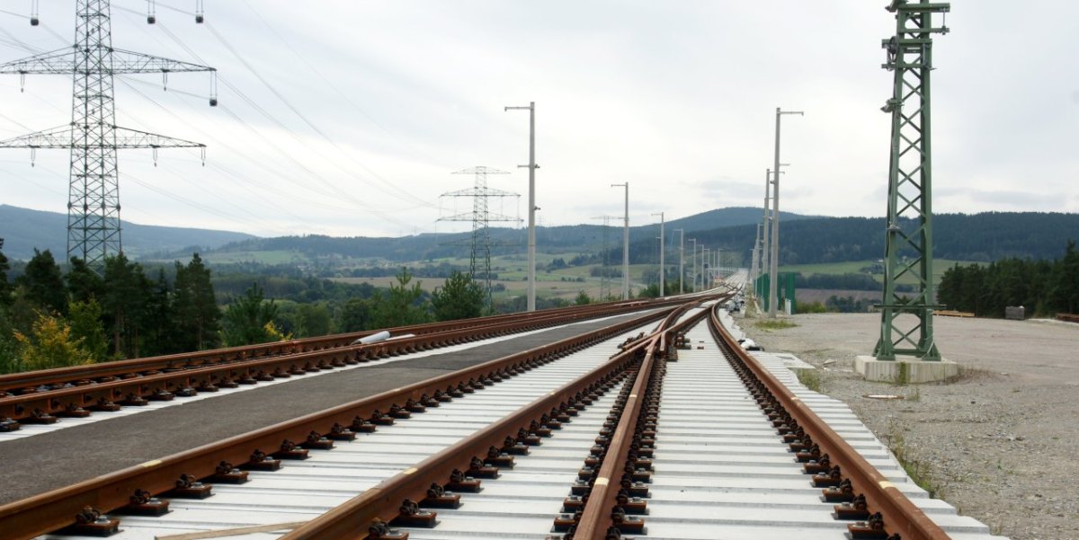 ICE-Trasse zwischen Erfurt und Ebensfeld / Nürnberg bei Wolfsberg