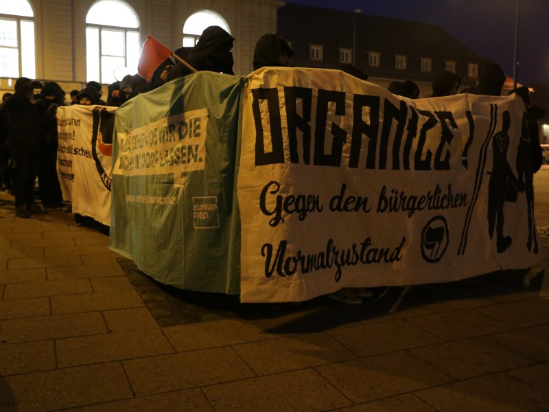 Nach etwa einer Stunde zog die Demonstration in Richtung Innenstadt.