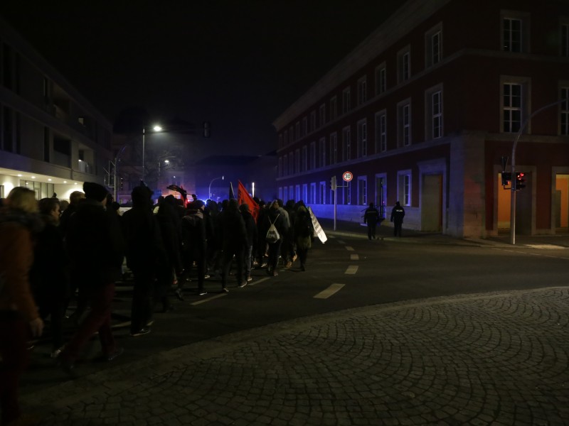 Die meisten Antifas sind komplett in schwarz gekleidet.