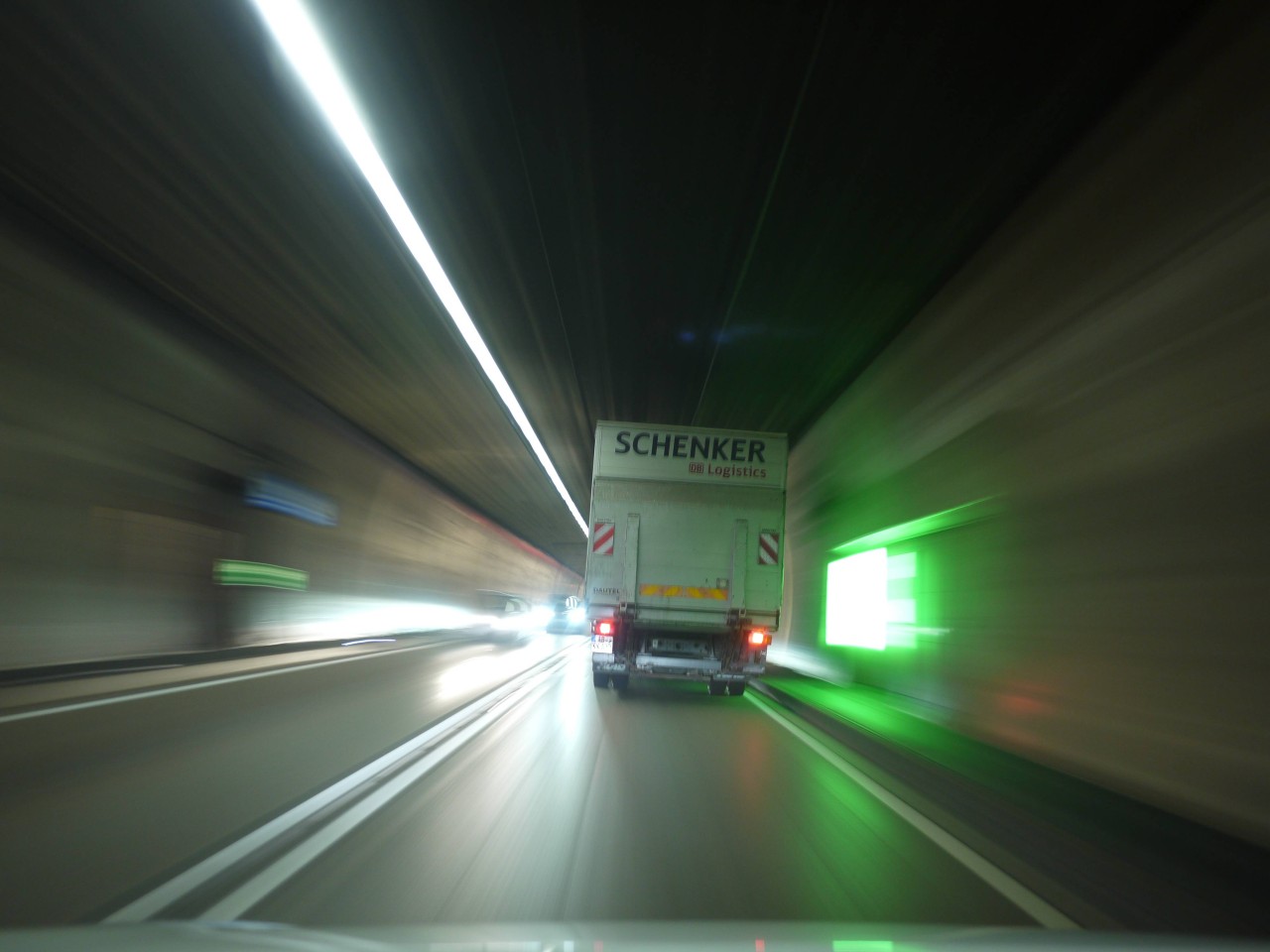 Erfurt: Ein Lkw-Fahrer nimmt die falsche Ausfahrt - mit Folgen. (Symbolbild)