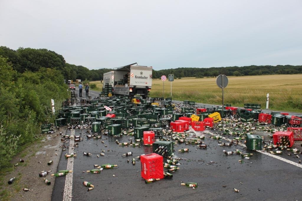 Lkw verliert Bier in Nohra