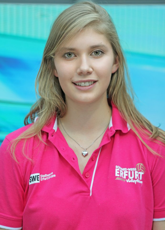 Luise Wolf vom Schwarz-Weiß Erfurt Volleyteam.