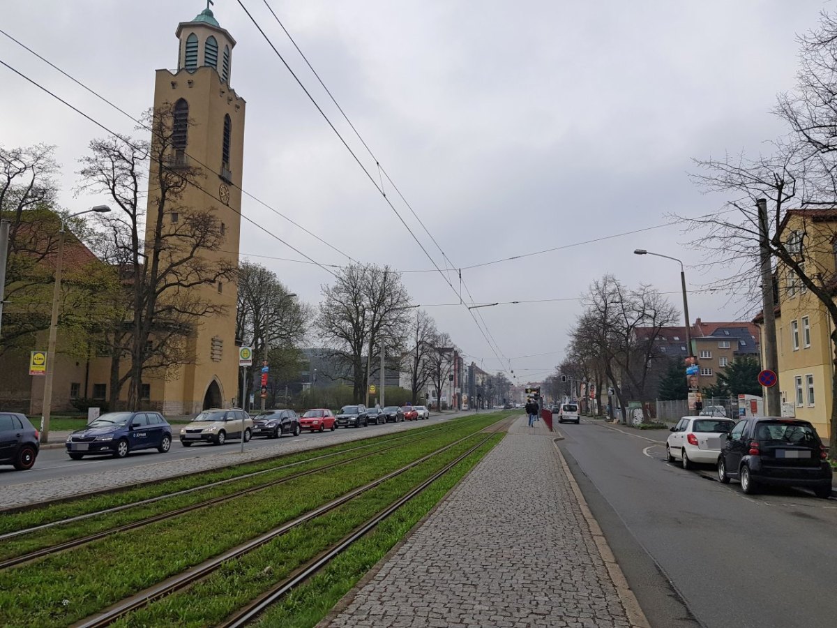 Magdeburger Allee in Erfurt mit Lutherkirche