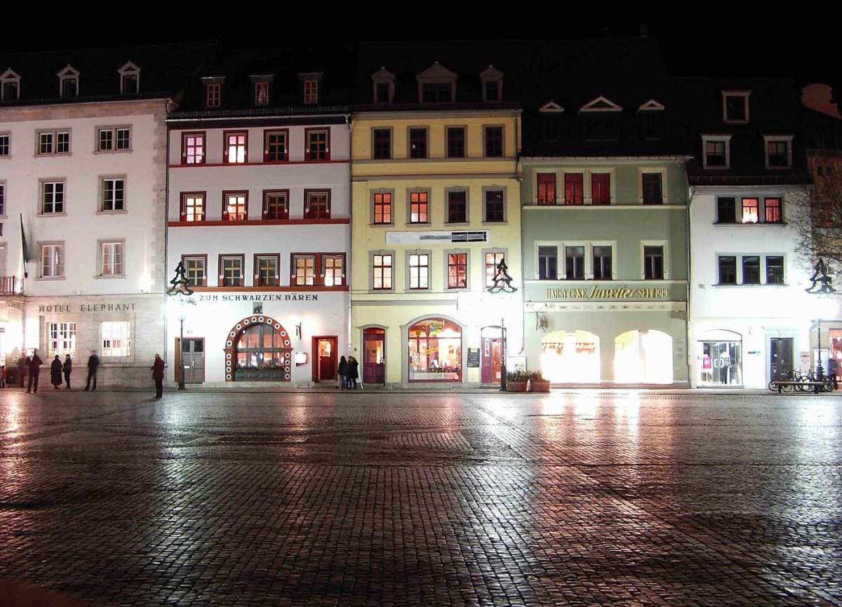 Nächtlicher Marktplatz in Weimar