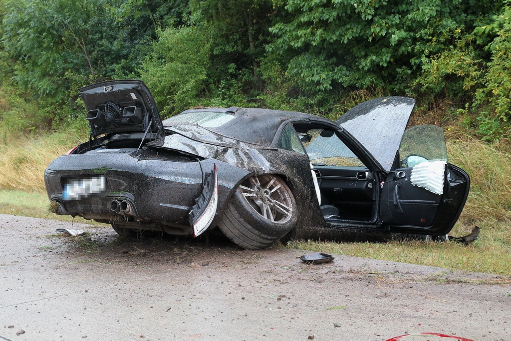 Der Porsche ist irreparabel.