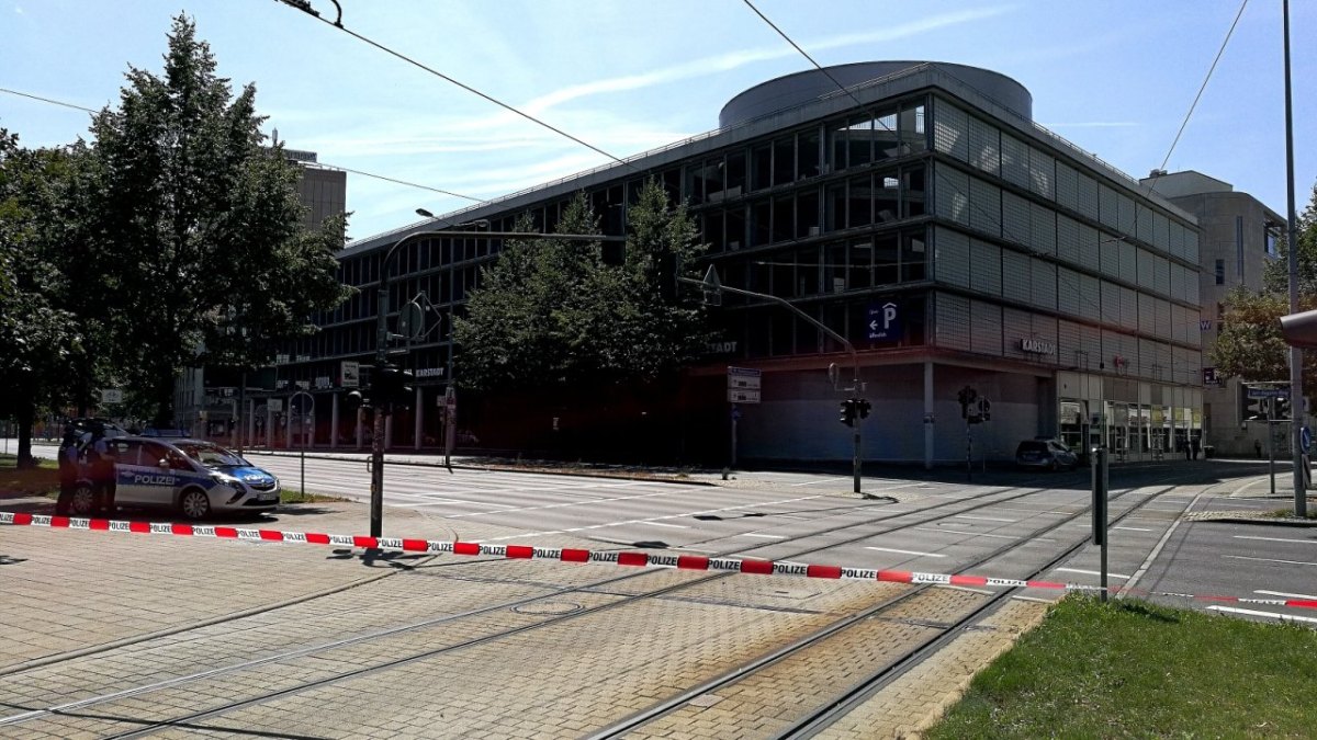 Parkhaus am Anger in Erfurt abgesperrt