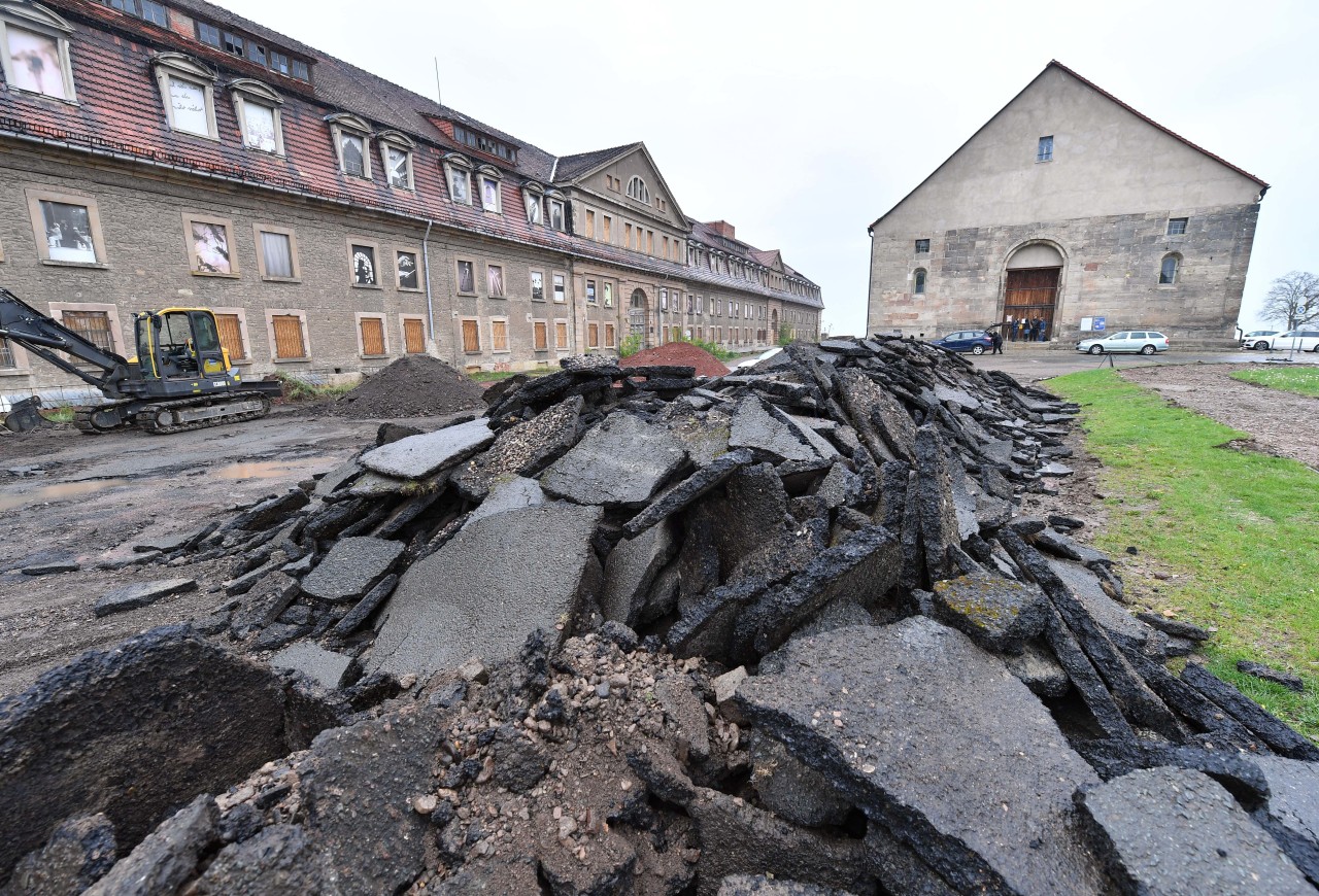 Auf dem Petersberg in Erfurt haben Archäologen beim Graben einen unglaublichen Fund gemacht. Daran hatten auch Diebe Interesse.