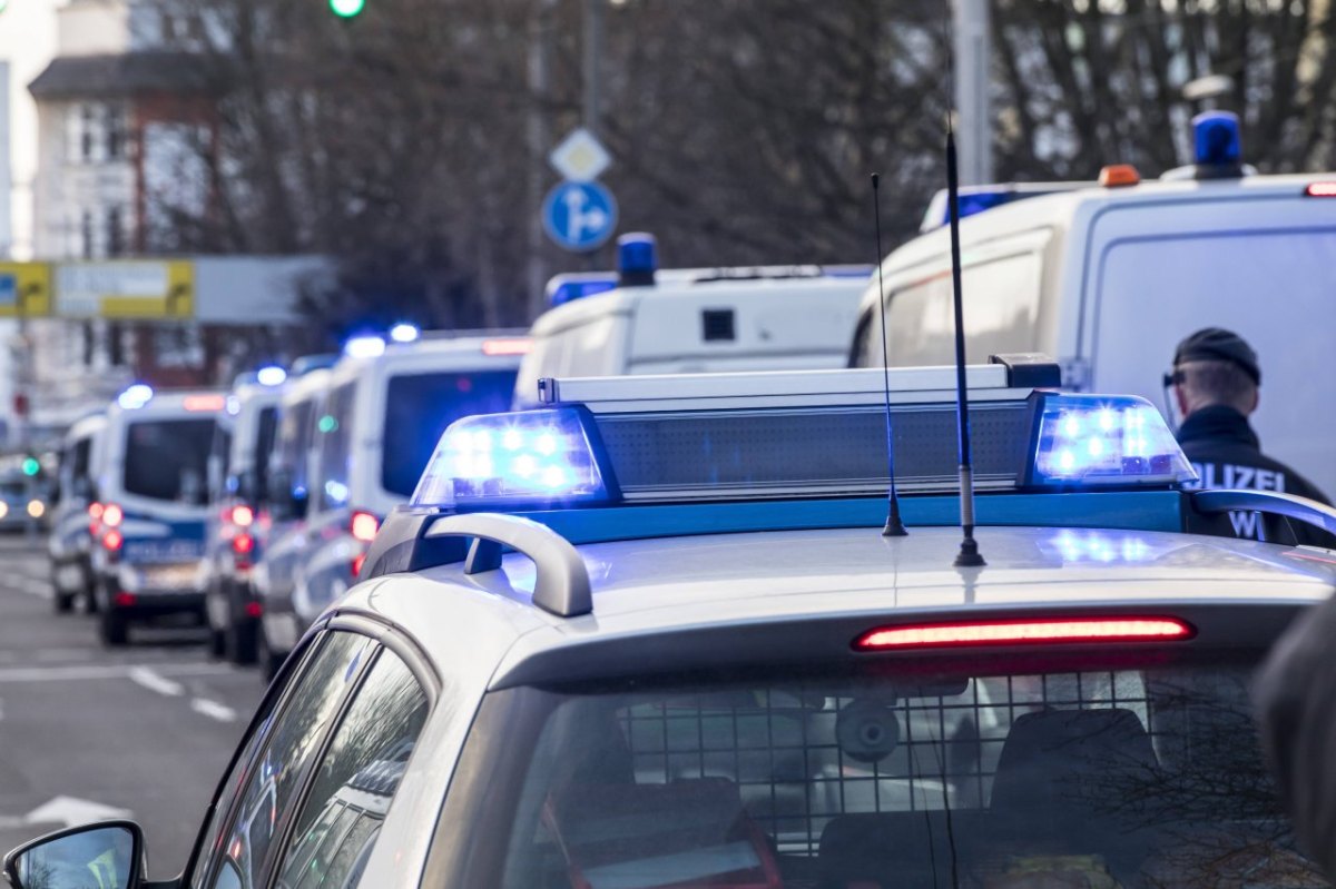 Polizei Großeinsatz Großaufgebot Streifenwagen