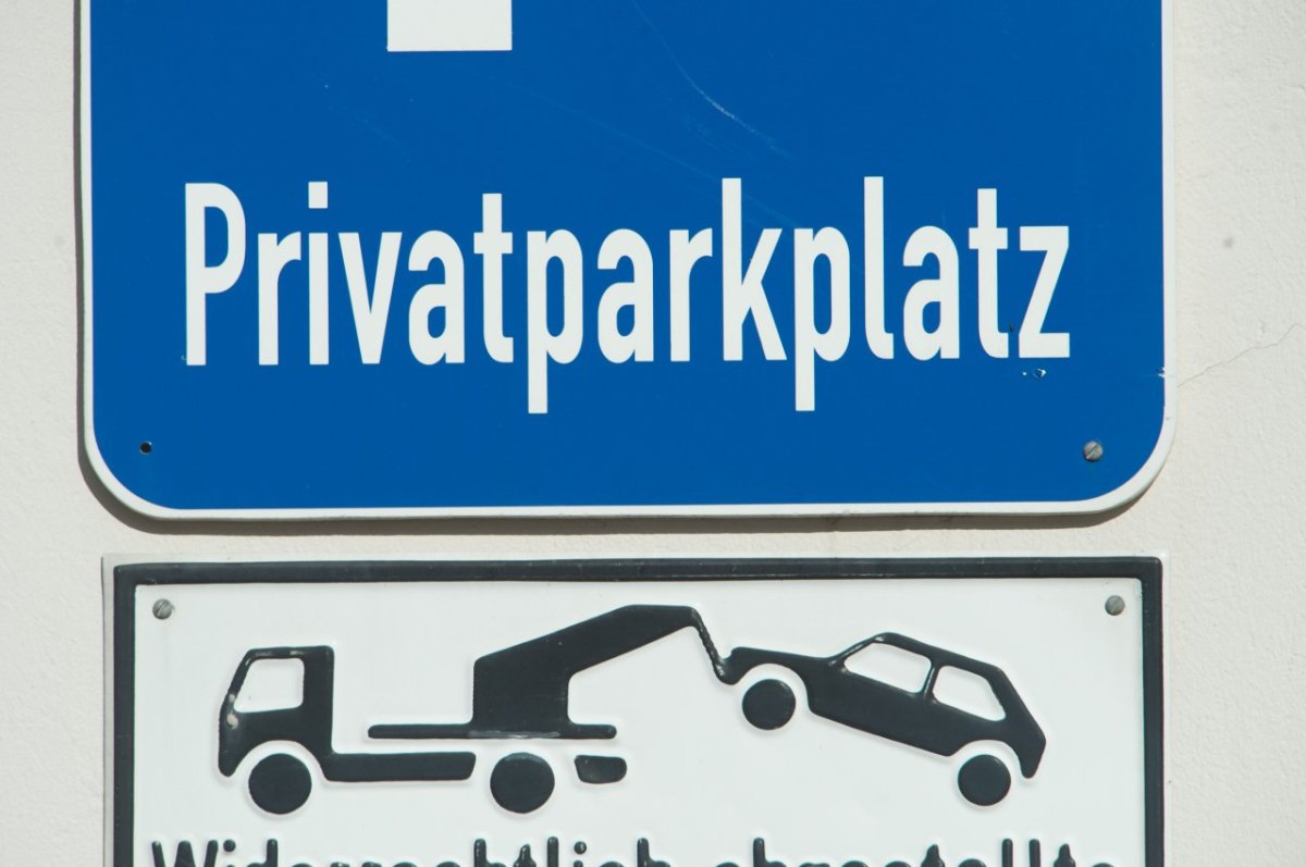 Privatparkplatz.jpg
