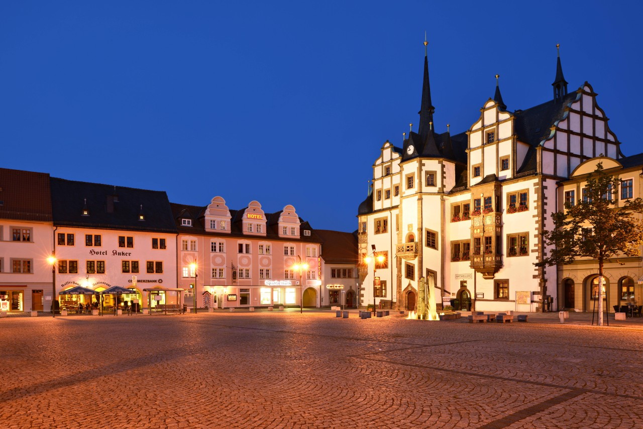 Auf dem Markplatz in Saalfeld kamen die Streithähne zusammen.