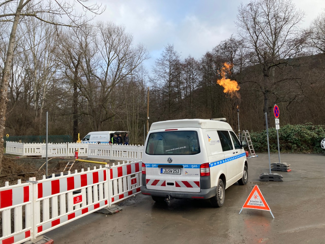 Hier wird das Gas kontrolliert von den Stadtwerken Jena abgebrannt.