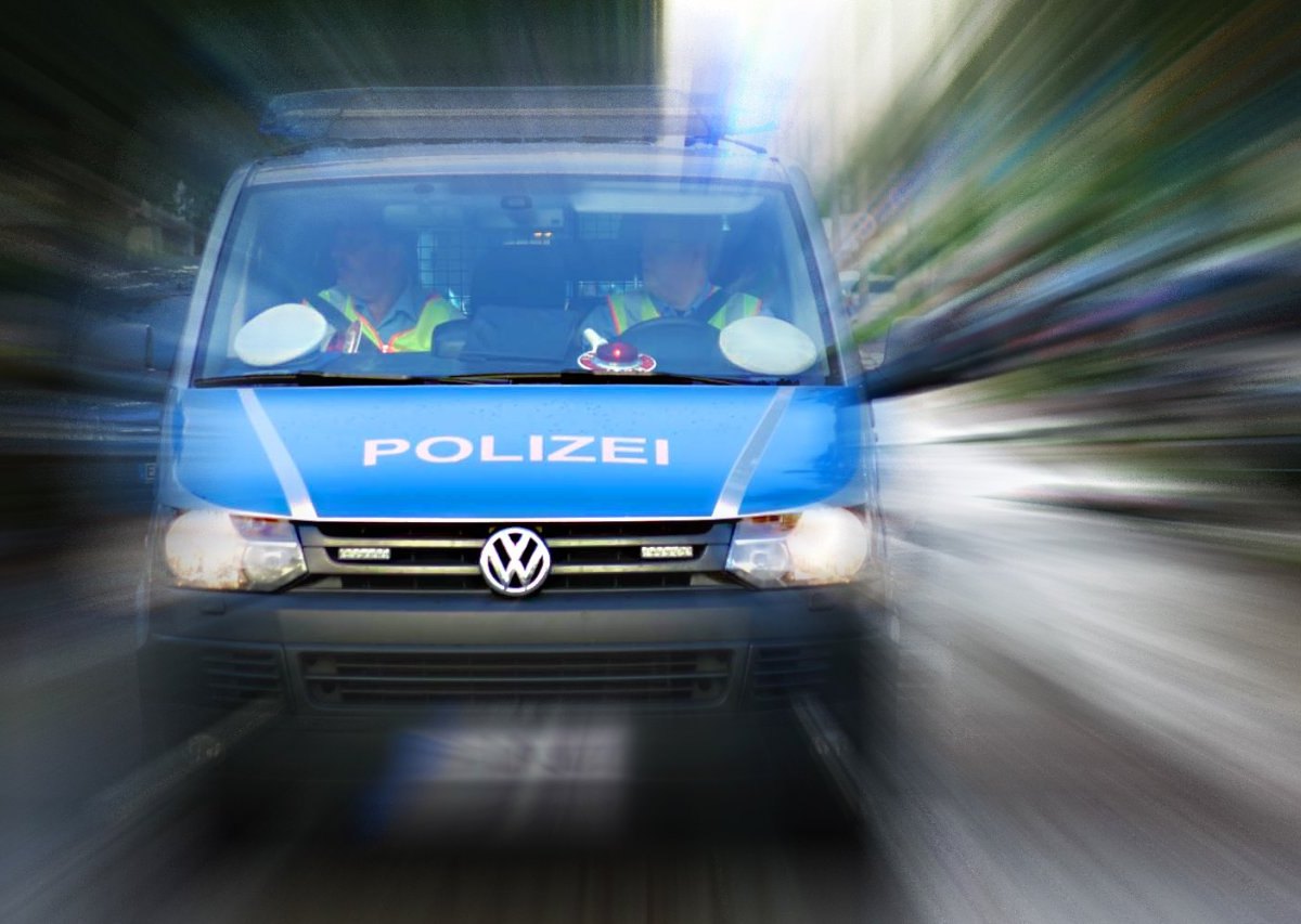 Symbolbild Polizei Blaulicht  (4.1).jpg
