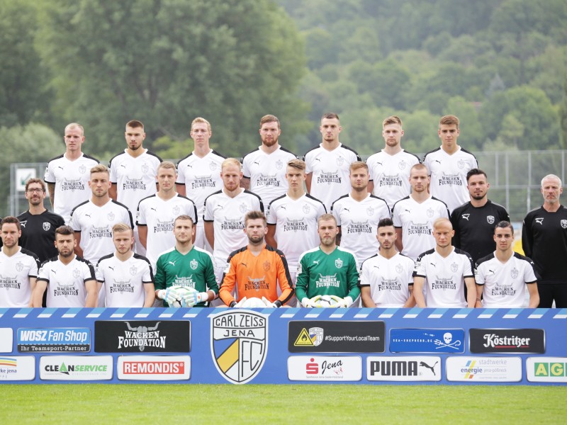 Das Team des FC Carl Zeiss Jena in der Saison 2017/2018.