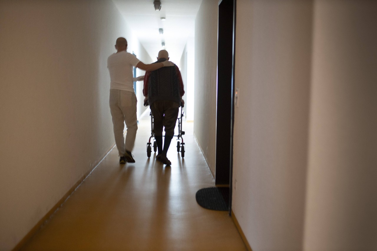 Im Januar noch mussten Menschen in Thüringen fürs Pflegeheim 74 Euro weniger bezahlen. (Symbolbild)