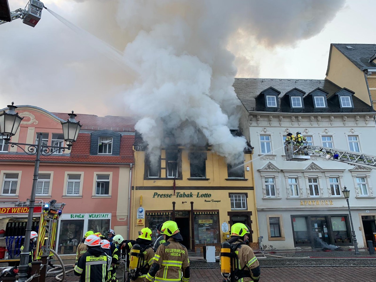 Am Dienstag brannte es in Weida in Thüringen. Die Anwohner stehen vor dem Nichts. 