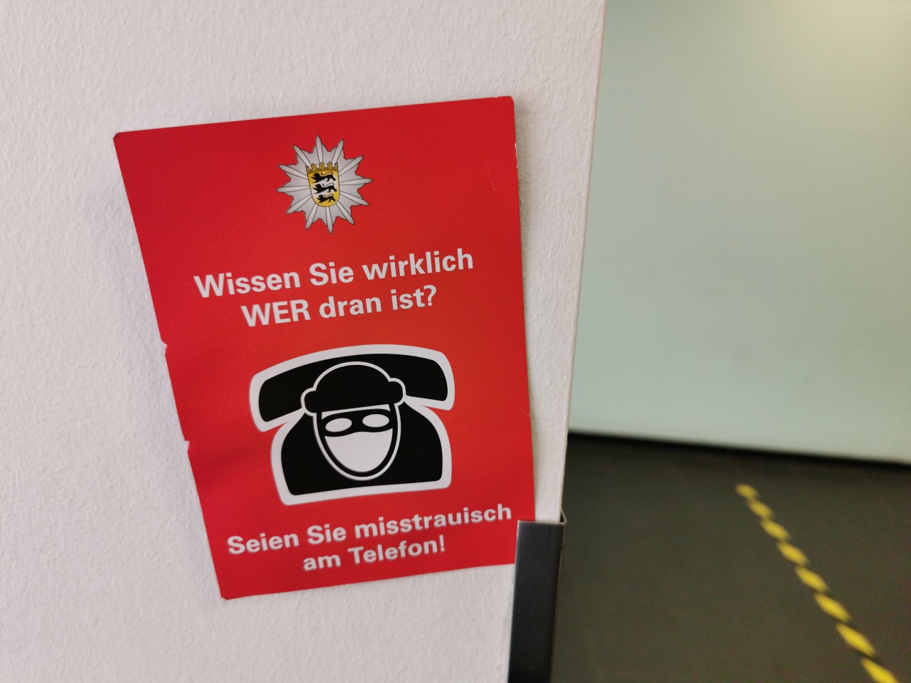 Immer öfter warnt die Polizei aus Thüringen vor den Betrügermaschen. (Symbolbild)