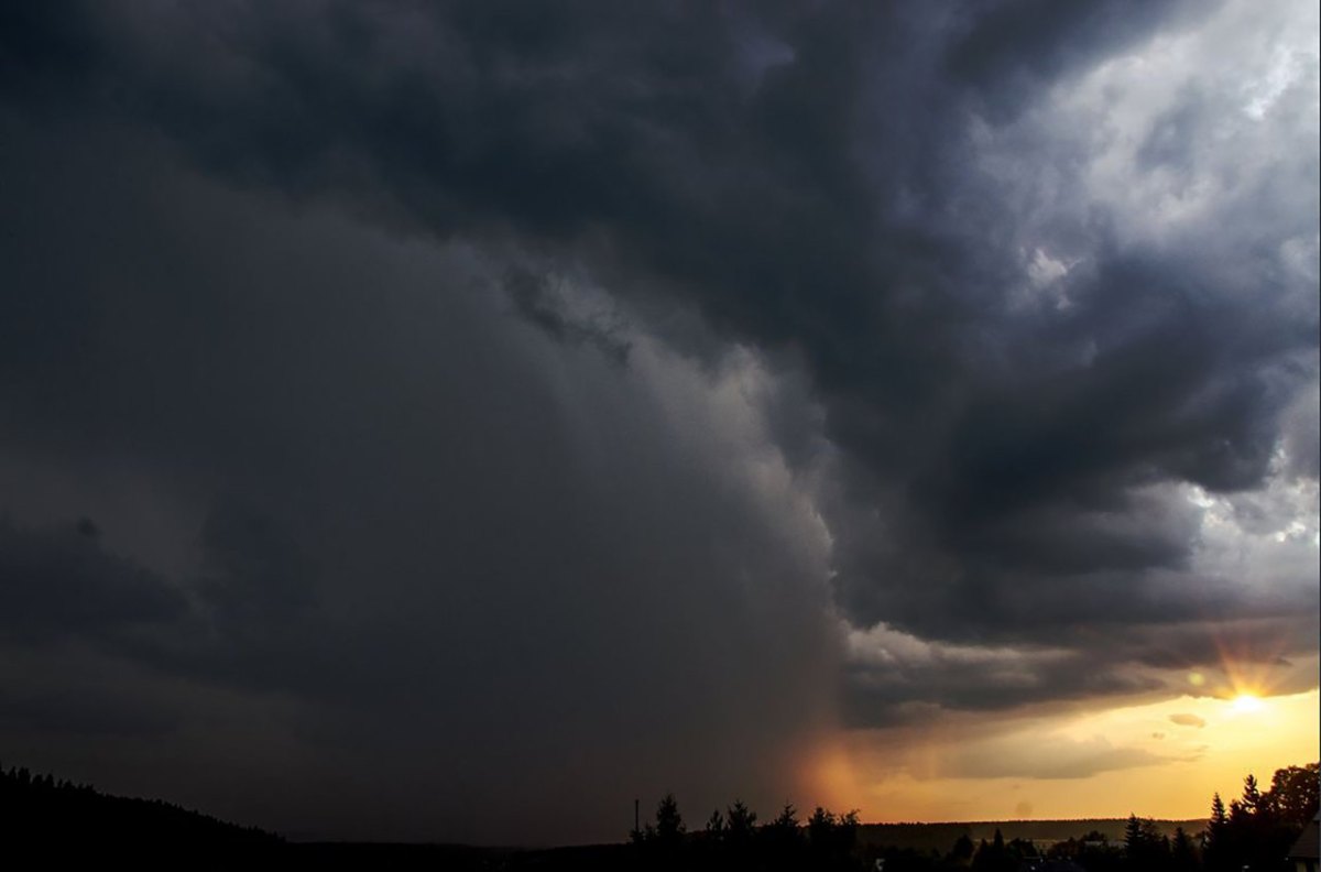 Thüringen Downburst Gewitter Phänomen.JPG